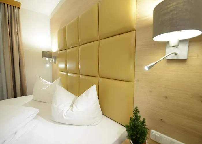 Hotel Land-gut Zum Loewen Garni 3*