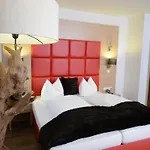 Land-gut Zum Loewen Garni فندق 3*