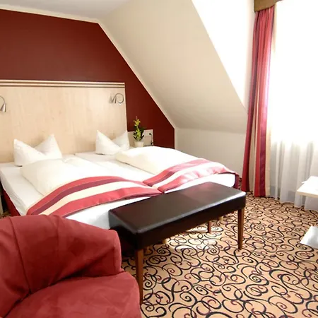 Hotel Land-Gut Hotel Zum Loewen Garni 3*
