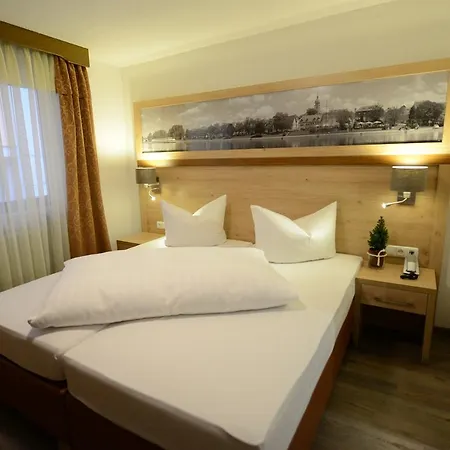 Hotel Land-Gut Hotel Zum Loewen Garni