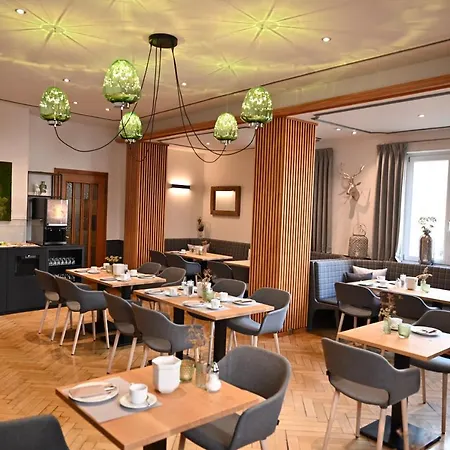 Hotel Land-Gut Hotel Zum Loewen Garni 3*