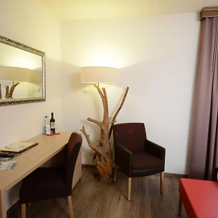 Hotel Land-Gut Hotel Zum Loewen Garni 3*
