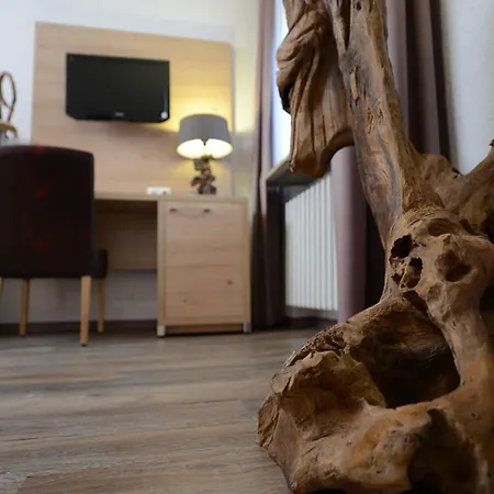 Hotel Land-gut Zum Loewen Garni 3*